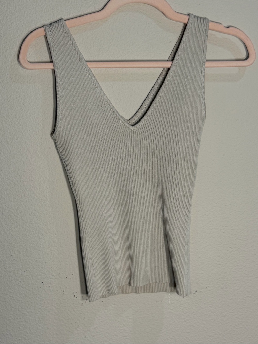 Ribbed V-Neck Tank Top - Beige/ Light Gray